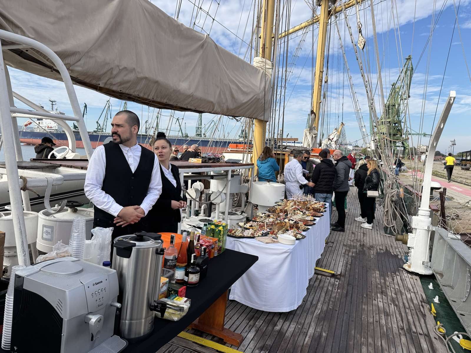 Сервитьори на събитие